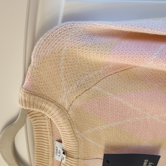 crown & ivy Tan Argyle Sweater - Picture 2 of 5